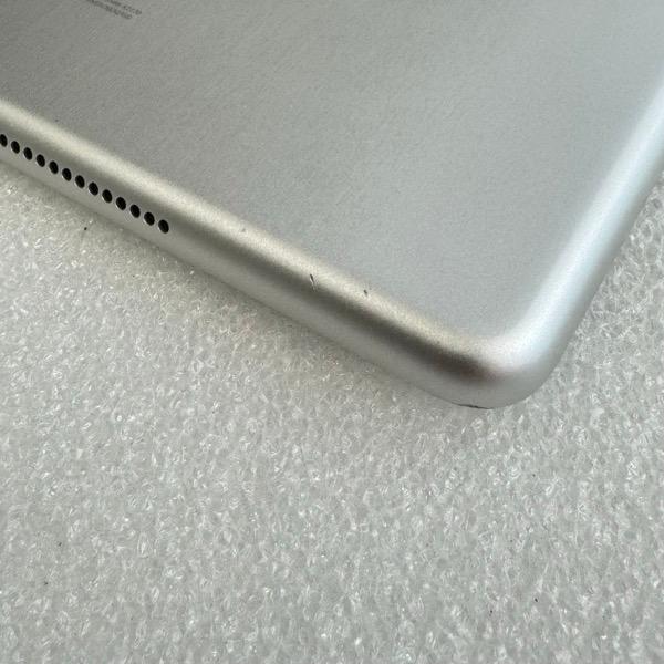 iPad 第8世代 Wi-Fi シルバー 32GB / A2270 : 中古PCショップ U&JMac's