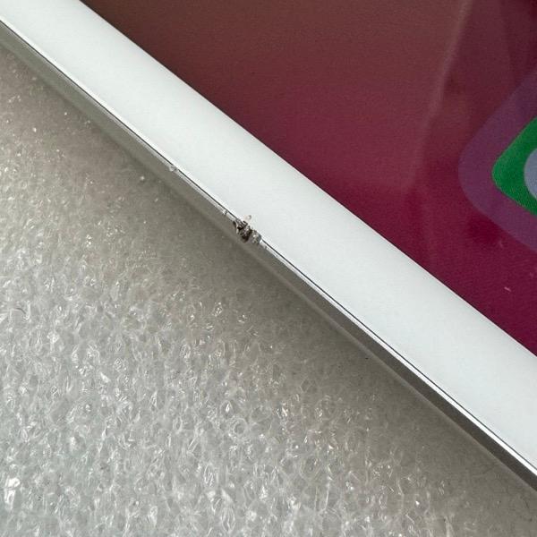 iPad 第8世代 Wi-Fi シルバー 32GB / A2270 : 中古PCショップ U&JMac's