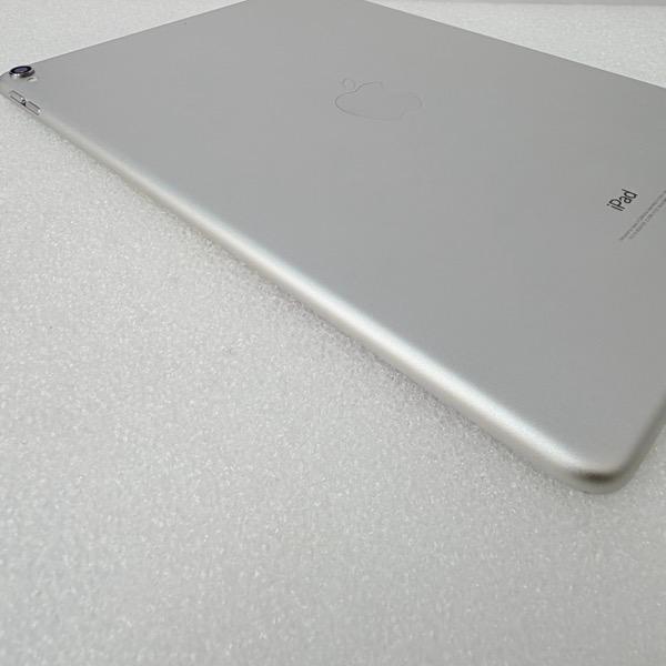 iPad Pro (第1世代) 10.5インチ Wi-Fi シルバー 64GB / A1701 : 中古PC