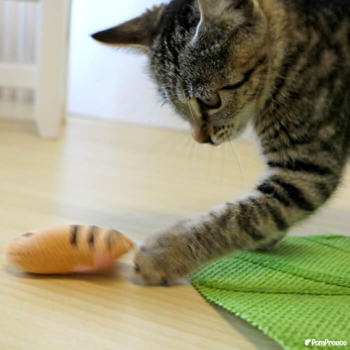 猫のおもちゃ 猫 ペット おもちゃ ぬいぐるみ またたび 猫の手 かわいい おしゃれ 肉球またたび入りTOY ニャンコの手 ポンポリース 4946 | PomPreece | 09