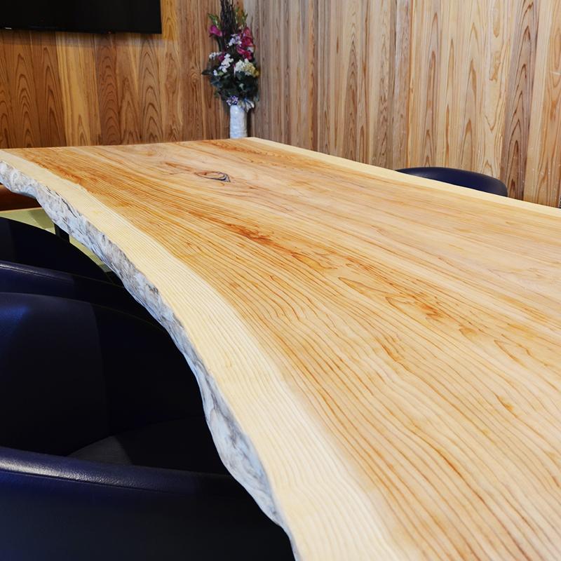 迫力の一枚板テーブル 杉座卓 W:205cm×D:108cm×H:40cm 木目 玉杢 迫力の一枚板テーブル 杉座卓 W:205cm×D:108cm×H:40cm 木目 玉杢