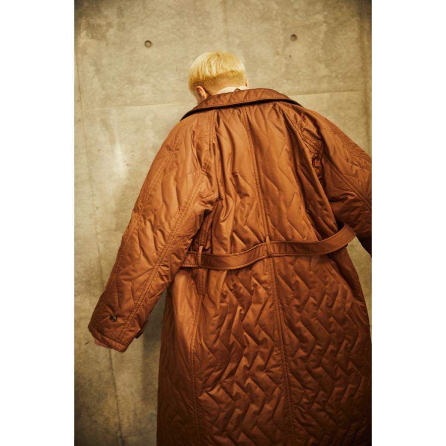 TAUPE（トープ） / ウェーブキルトオフセットステンコート (CAMEL