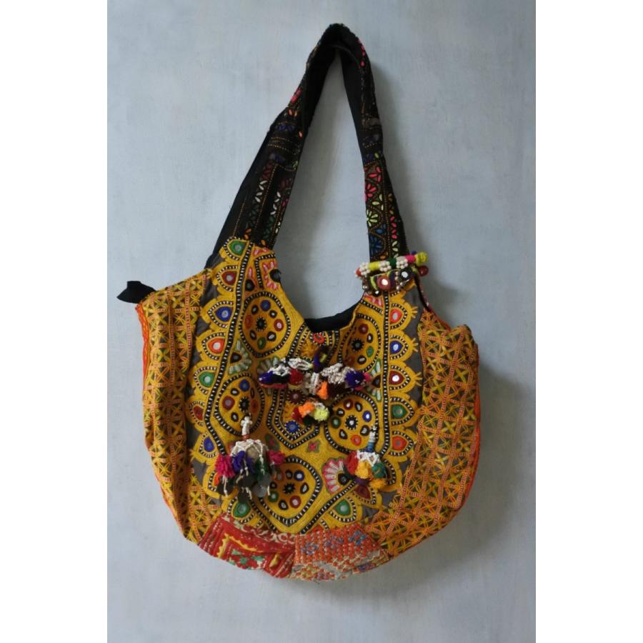 送料650円〜】一点物＊ビンテージ生地のインド製バンジャラバッグ＊Y  