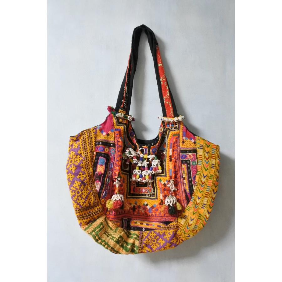 インドバンジャーラ古布バッグ 送料650円〜】一点物＊ビンテージ生地のインド製バンジャラバッグ＊Z