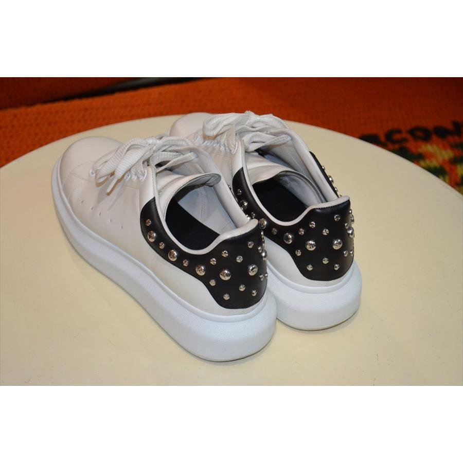 アレキサンダーマックイーン スタッズ付きレザースニーカー 限定