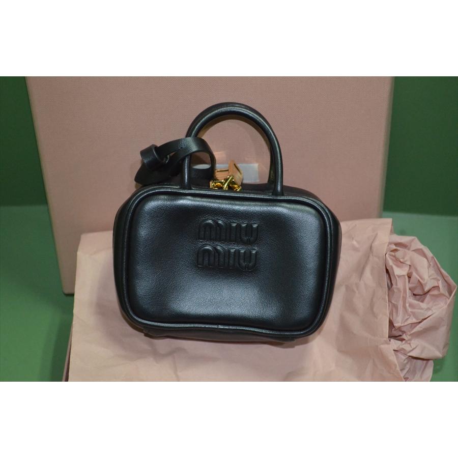 miu miu（ミュウミュウ） ボー レザー マイクロ バッグ 鞄 チャーム