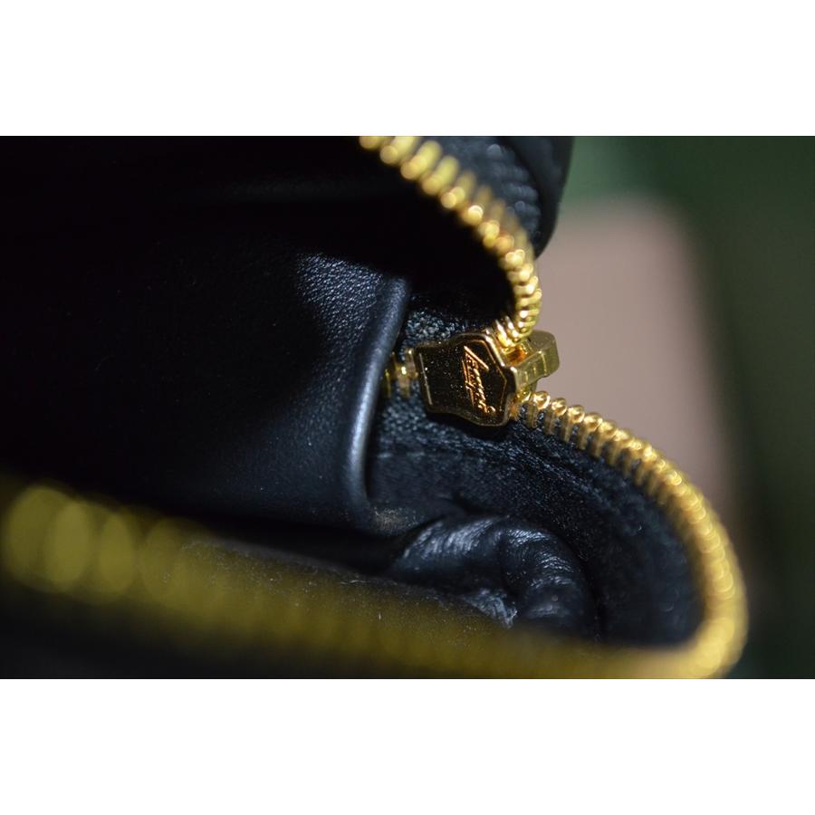 miu miu（ミュウミュウ） ボー レザー マイクロ バッグ 鞄 チャーム