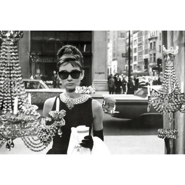 ティファニーで朝食を ポスター オードリー ヘプバーン Audrey Hepburn Breakfast At Tiffany S ヘップバーン Ht1407 ポスタービンヤフー店 通販 Yahoo ショッピング
