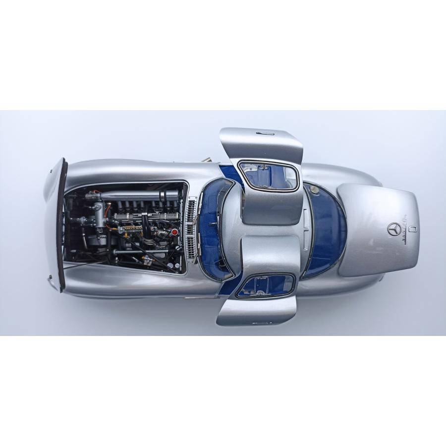 CMC 1/18 メルセデス・ベンツ 300 SLR クーペ 1955 シルバー/ブルー