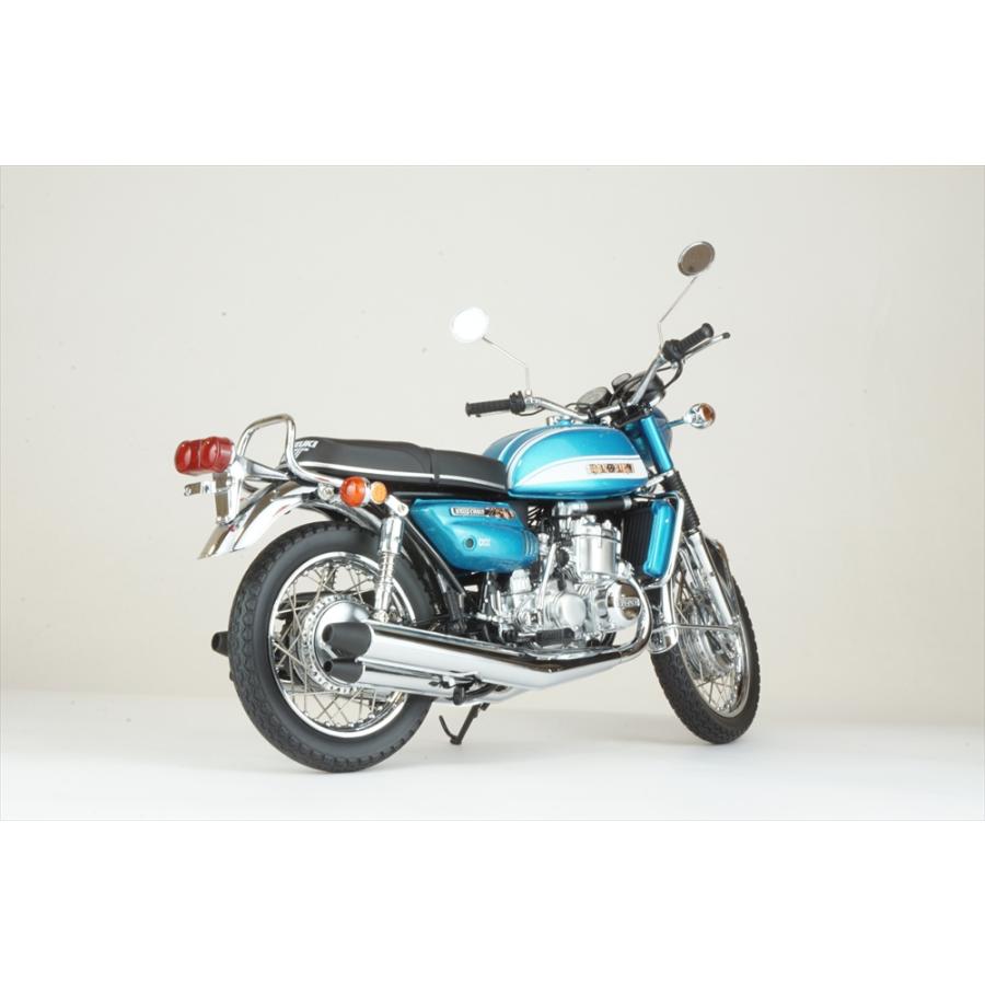 ミニチャンプス 1/12 スズキ GT 750 1972 グリーン 完成品ミニカー
