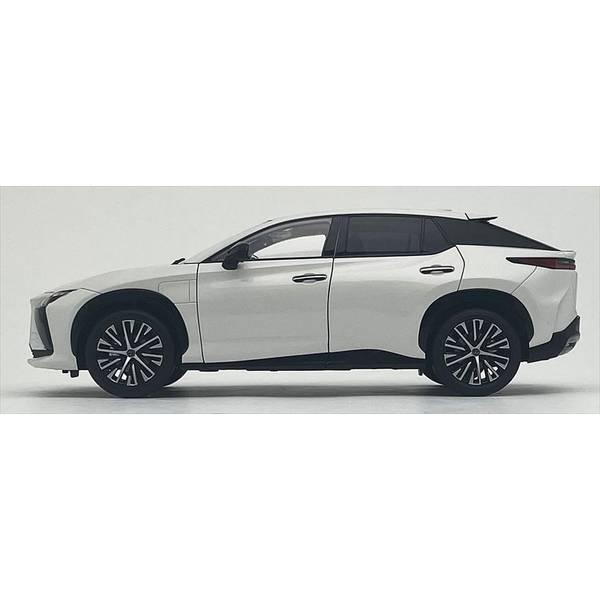 京商 1/18 レクサス RZ 450e ソニッククオーツ 完成品ミニカー