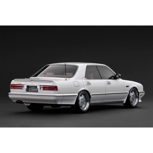 イグニッションモデル 1/18 ニッサン セドリック シーマ Y31 パール