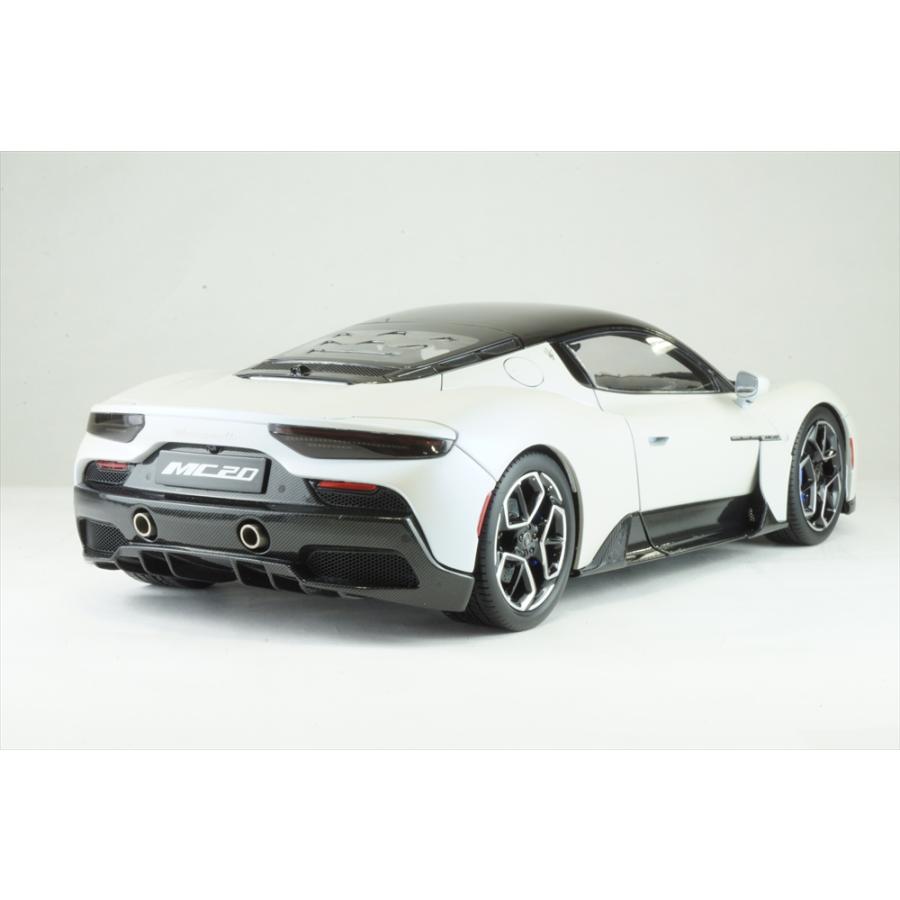 BBR 1/64 マセラティ MC20 ビアンコアウダーチェ BBR 1/18 マセラティ MC20 ビアンコ ホワイトアウダチェ グロス