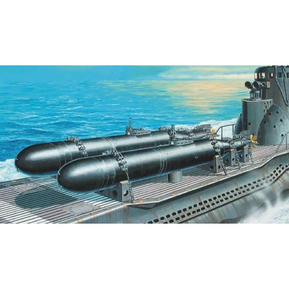 ファインモールド 1/72 人間魚雷 回天一型(2艇セット) スケール ファインモールド 1/72 人間魚雷 回天一型(2艇セット) スケール