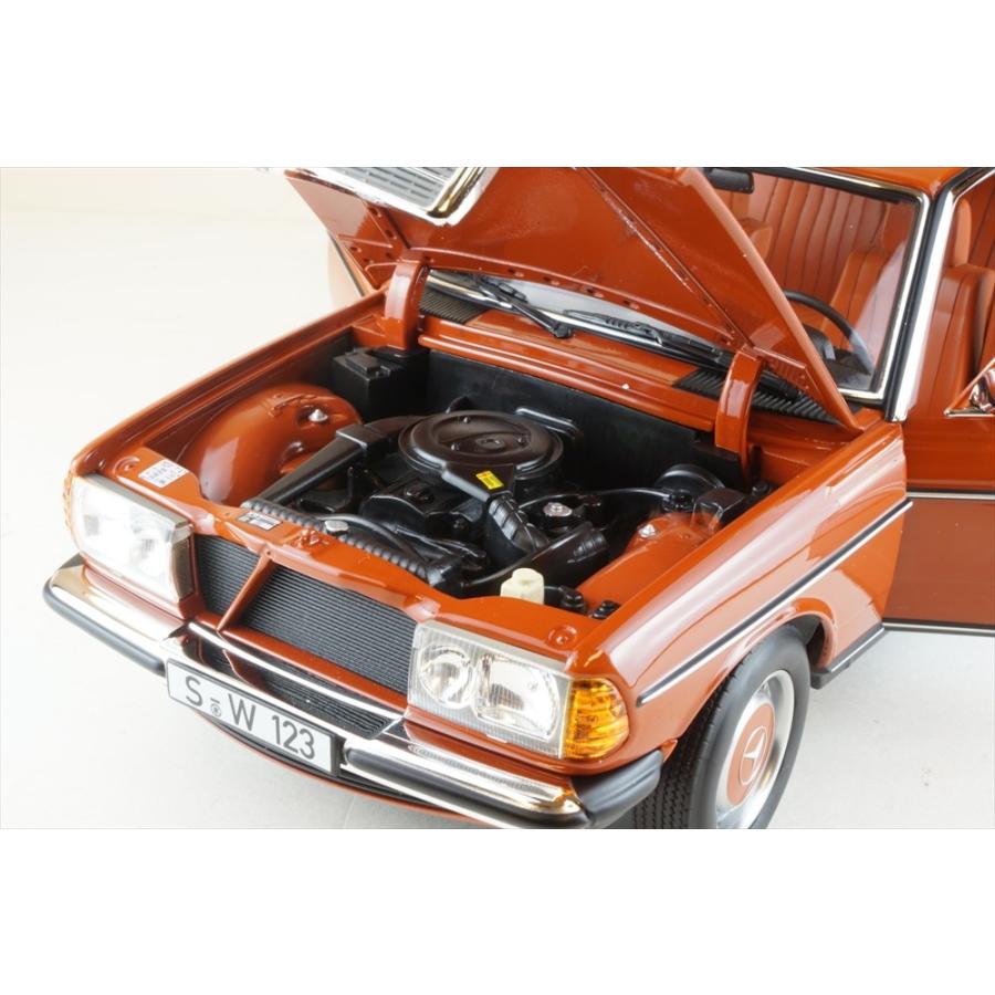 ディーラー別注 1/18 メルセデス・ベンツ 200 W123 イングリッシュ