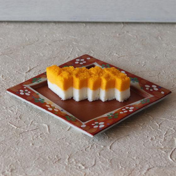 梅花角皿（大） 梅柄 かわいい お正月用 日本製 美濃焼 : ひろん家