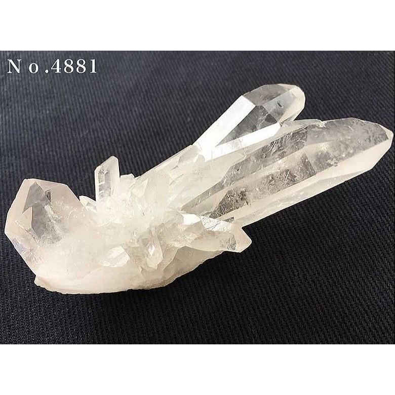 ◇奇跡の良型◇ブラジル ミナスジェライス州の鉱山で採掘された 透明感と造形美に優れた高品質水晶クラスター◇最高の型プレミアもの◇　約90g　（No.4881)CP10の画像