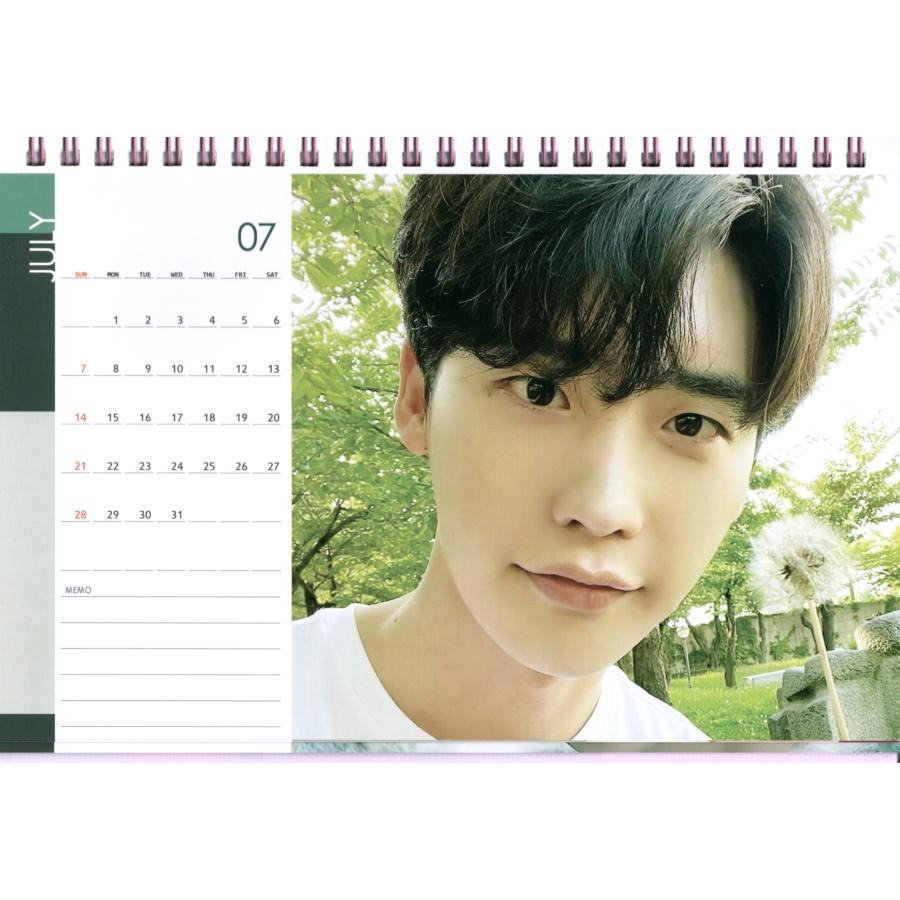イジョンソク グッズ 卓上 カレンダー (写真集 カレンダー) 2024~2025年 (2年分) + ステッカーセット K-POP |  | 01