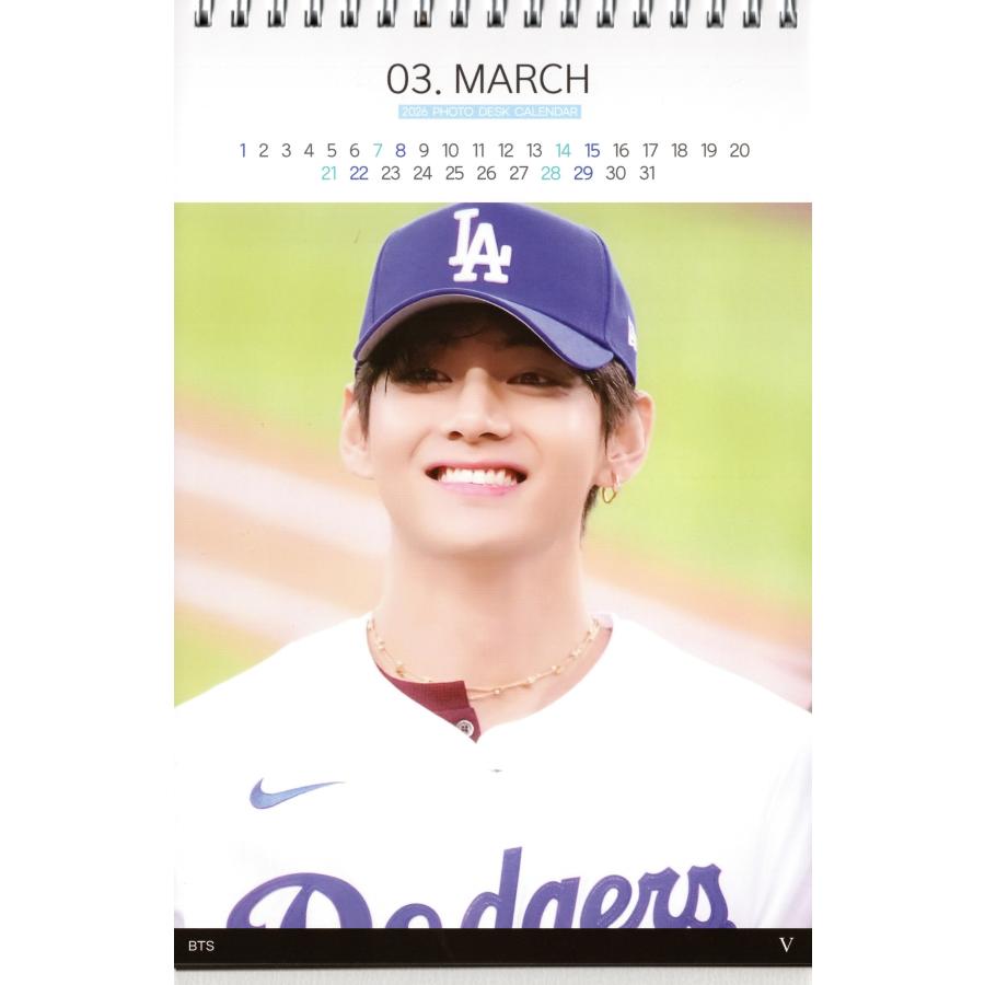 BTS V テテ グッズ 卓上 カレンダー (写真集) 2026~2027年(2年分) + ステッカーシール 12点set |  | 03