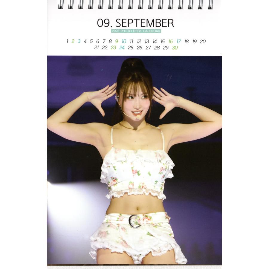 TWICE モモ MOMO グッズ 卓上 カレンダー (写真集) 2027~2028年 (2年分) + ステッカーシール 12点set |  | 02