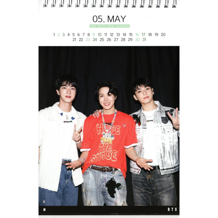 BTS 写真集　2023年カレンダー付き BTS - OFFICIAL BTS 2023 CALENDAR (MONTH TO VIEW SQUARE WALL
