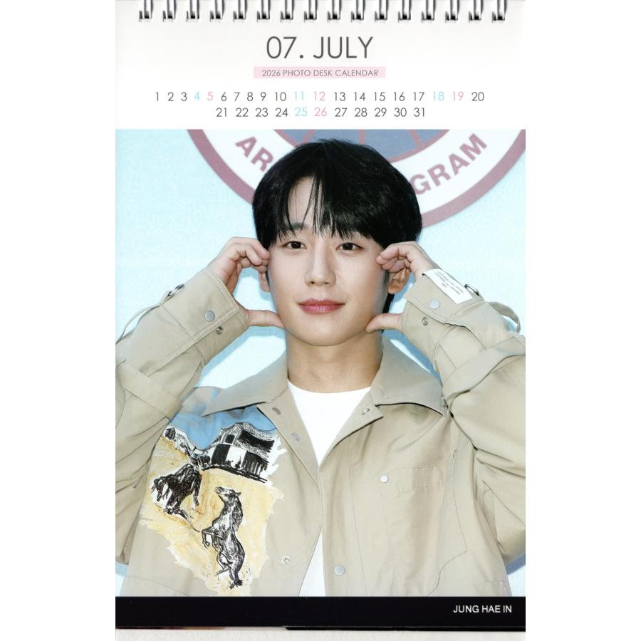 チョンヘイン グッズ 卓上 カレンダー  (写真集 カレンダー) 2025~2026年 (2年分) ステッカーシール [12点セット] |  | 03