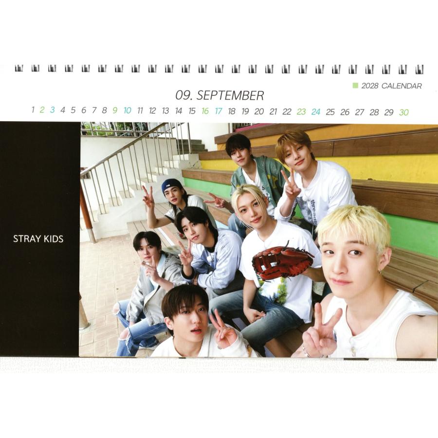 Stray Kids ストレイキッズ グッズ 卓上 カレンダー (写真集) 2027~2028 年(2年分)+ ステッカーシール 12点セット |  | 02