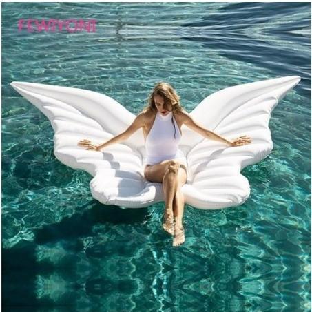巨大な天使の羽 浮き輪 ナイトプール 水遊び 浮き具 レジャー イベント