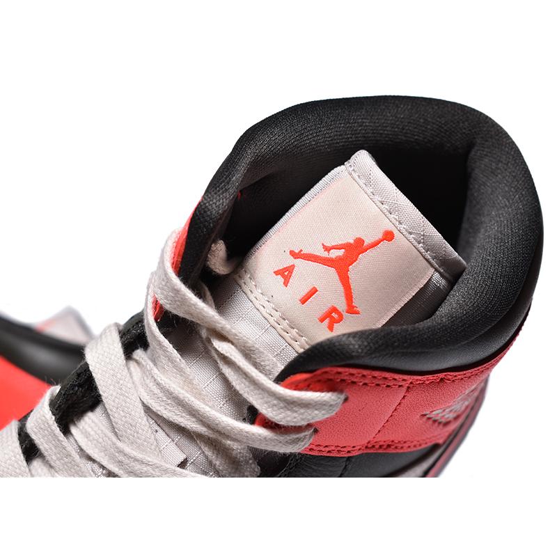 Nike Wmns Air Jordan 1 Mid Se Light Orewood Brown ナイキ ウィメンズ エア ジョーダン 1 ミッド スニーカー 赤 Dq6078 100 3513 Precious Place 通販 Yahoo ショッピング