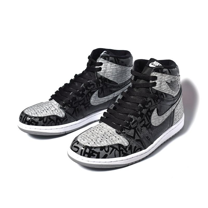 NIKE AIR JORDAN 1 RETRO HIGH OG NIKE AIR JORDAN 1 RETRO HIGH OG