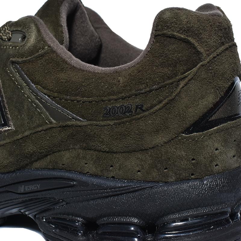 New Balance NEW BALANCE ML2002RM OLIVE × BLACK New Balance NEW BALANCE ML2002RM OLIVE × BLACK