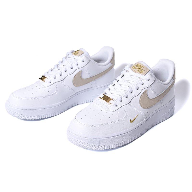 NIKE WMNS AIR FORCE 1 07 ESS “MINI BEIGE SWOOSHES” ナイキ NIKE WMNS AIR FORCE 1 07 ESS “MINI BEIGE SWOOSHES” ナイキ