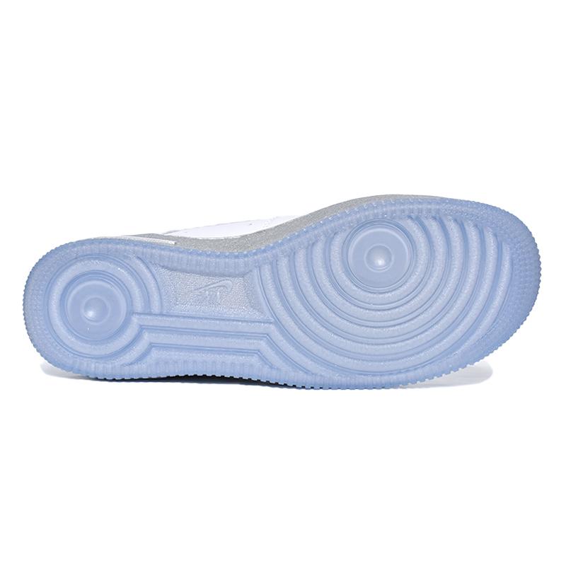 エア フォース 1 NIKE WMNS AIR FORCE '07 SE エア フォース 1 NIKE WMNS AIR FORCE '07 SE