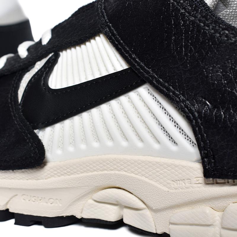 NIKE WMNS ZOOM VOMERO 5 PRM 