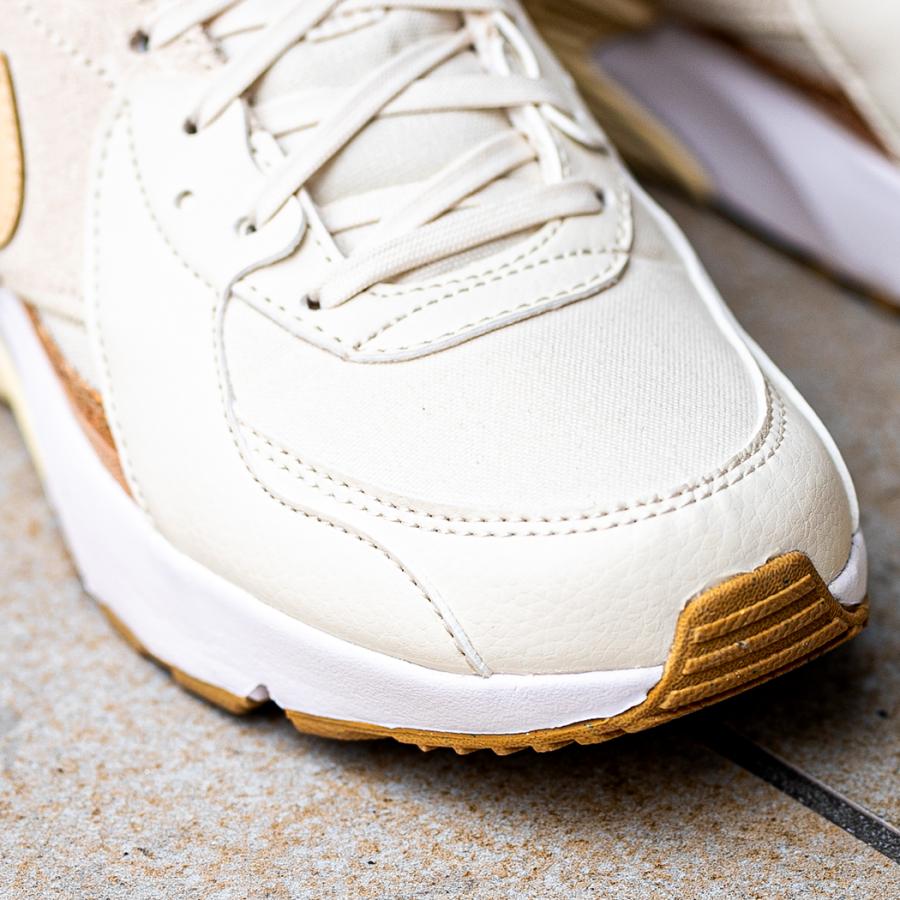 NIKE WMNS AIR MAX EXCEE NIKE WMNS AIR MAX EXCEE