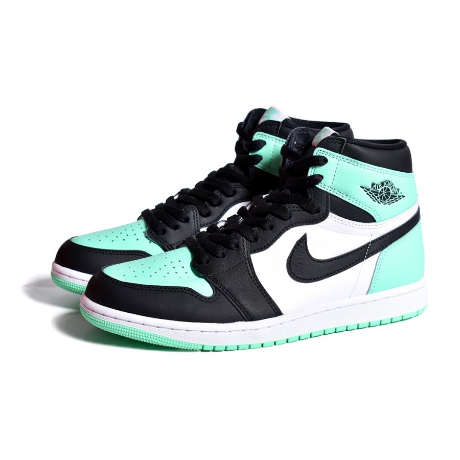 New Balance NIKE AIR JORDAN 1 RETRO HIGH OG New Balance NIKE AIR JORDAN 1 RETRO HIGH OG
