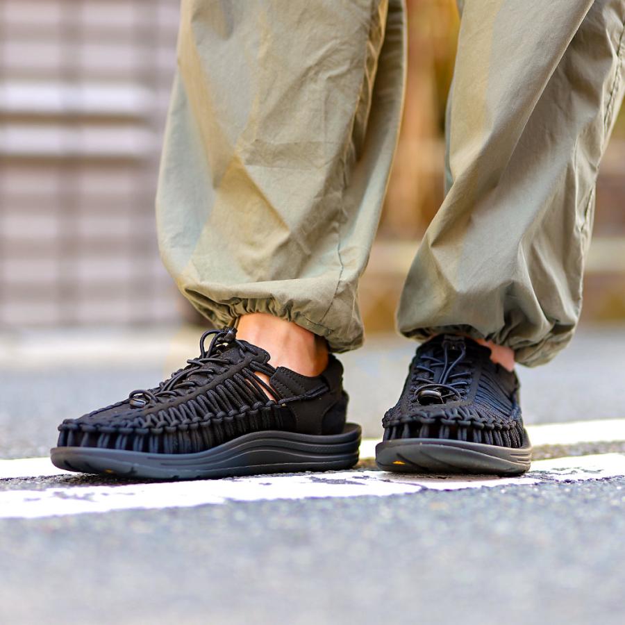 KEEN キーン UNEEKサンダル ブラック KEEN サンダル メンズ アウトドア スポーツ キーン メン