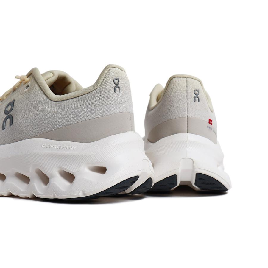 On オン クラウドティルト CLOUDTILT スニーカー CASTOR/PEARL
