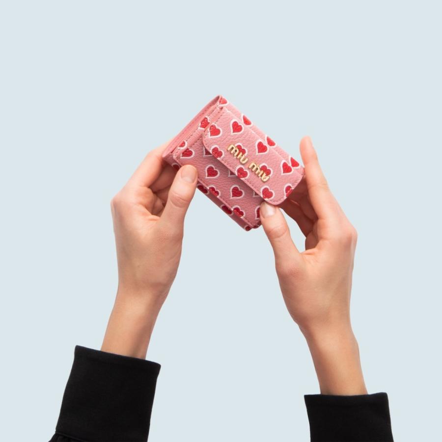 本日超得 ミュウミュウ Miu Miu 財布 小財布 三つ折り ３つ折り ピンク レッド ゴールド ハート プリント マドラス レザー 5mh02bczf0876miumiu5mh02bczf0876 ブランドショップprecious 通販 Yahoo ショッピング スプリングフェア Www Skylanceronline Com