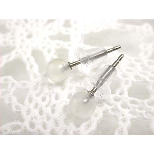 天然石 4mm ピアス 6月 ムーンストーン / チタンポスト : プレシャス 