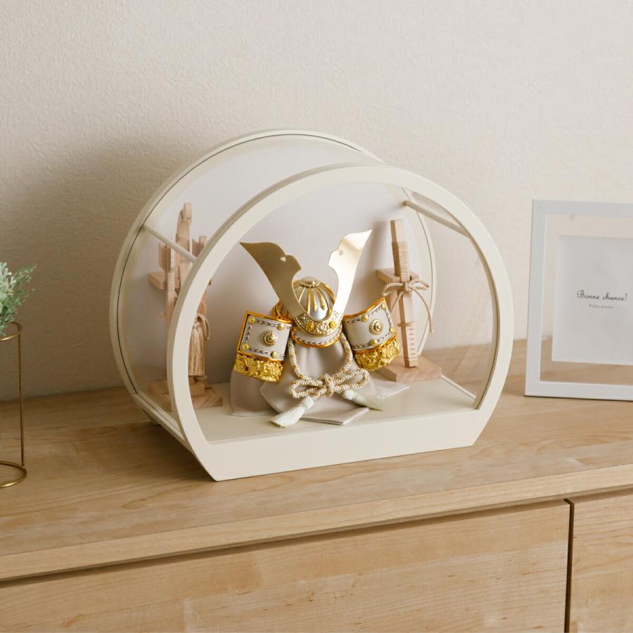 【2025年度モデル】五月人形 ケース飾り コンパクト おしゃれ インテリア 兜 モダン 5月人形 今どき 兜飾り ROITOKA 金鍬兜 丸型ケース飾り- | ぷりふあ | 02