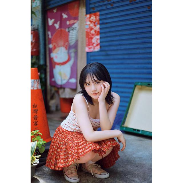 16期生コンサート〜AKBの未来、いま動く！〜 DVD 田口愛佳 直筆パッケージ 2017/01/18 AKB48「16期生コンサート～AKBの未来、いま動く
