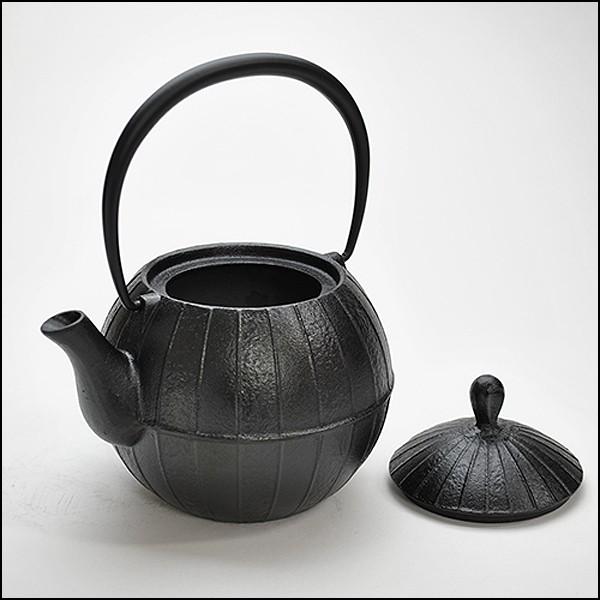 本場岩手産の南部鉄瓶[胡桃（くるみ）0.8L] (南部鉄器 伝統工芸 直火