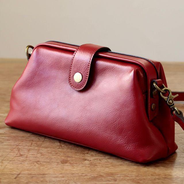 イタリアデザイン本牛革ポンドバッグTHE Pond bag (高級感 本革製
