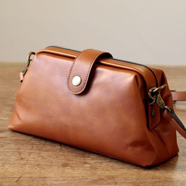 イタリアデザイン本牛革ポンドバッグTHE Pond bag (高級感 本革製