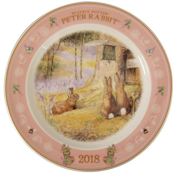 ピーターラビット18イヤーズプレート Peter Rabbit お皿 皿たて付き 陶器 食器 ムーミン公式 18年 記念限定品 cm ギフト Ymk Pryp プレミアムポニー 通販 Yahoo ショッピング