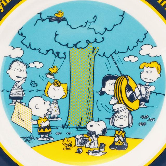 爆買 スヌーピー2026イヤーズプレート 皿たて付き SNOOPY PEANUTS 絵皿