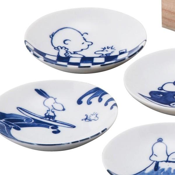 染付 皿 揃え 木箱入り　5枚 スヌーピー木箱入り染付豆皿揃2018 (SNOOPY 小皿5枚セット レンジOK 食