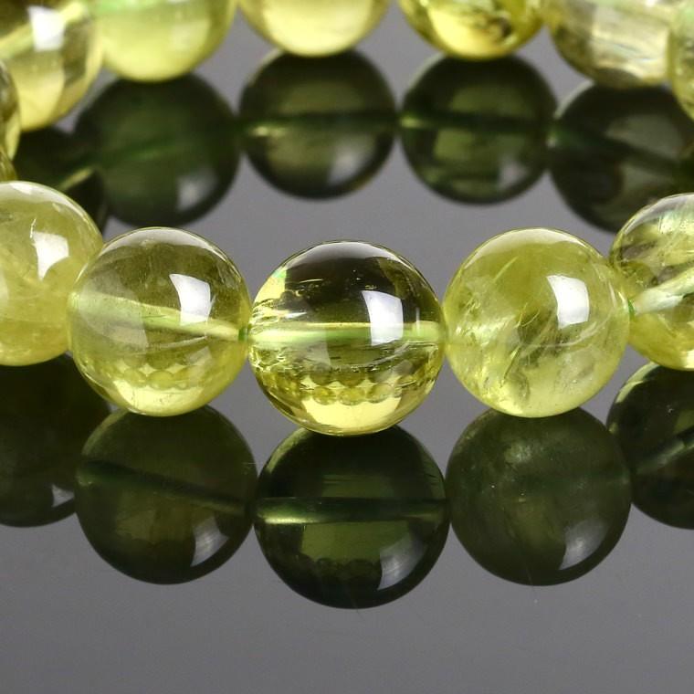 石川の医王石！ザラザラしてる！シュワーンて感じ！不思議な感覚！ 医