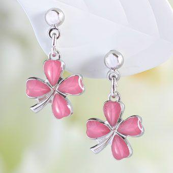 クローバーチタンポストピアス | ブランド登録なし | 01